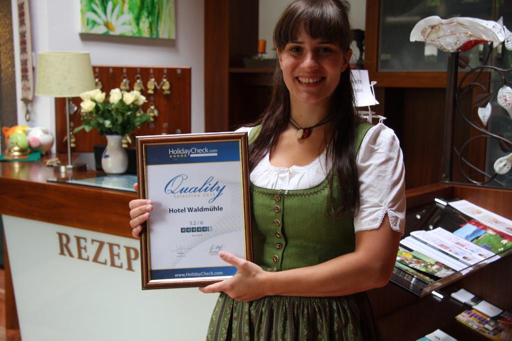 Landhotel Waldmuehle ザンクト・ゲオルゲン・イム・アッターガウ エクステリア 写真